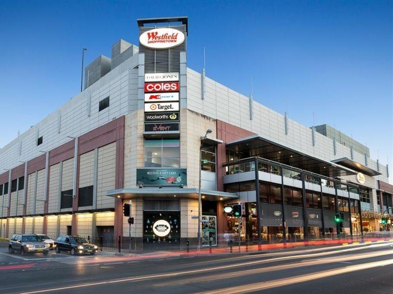 Hotel Crowne Plaza Sydney Burwood By Ihg Exterior foto